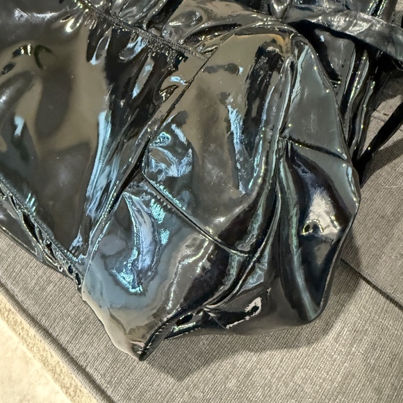 Gucci Black Patent Hysteria Handbag - Picture 12 of 14